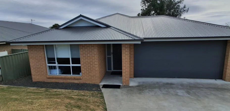 Nowra – Female Only